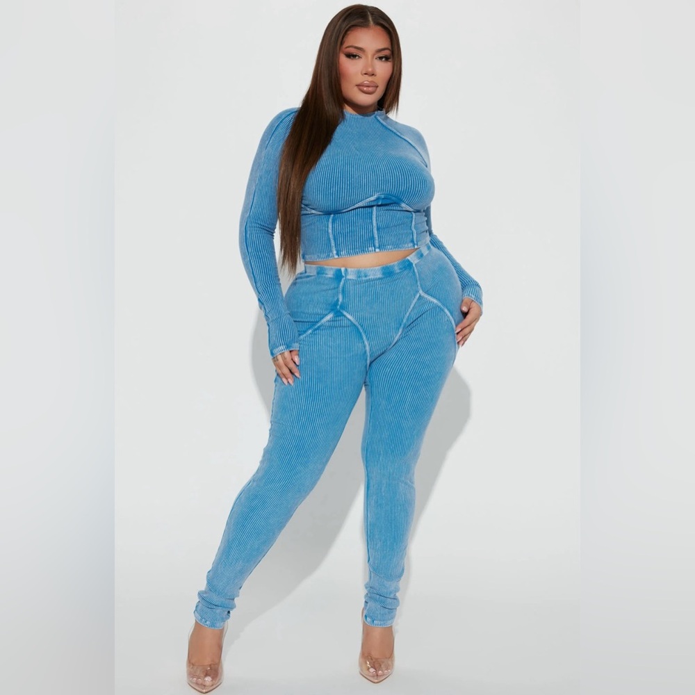 NWT ribbed cropped long sleeve top - Picture 4 of 8